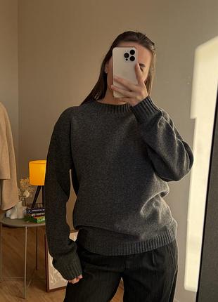 Графітовий светр uniqlo