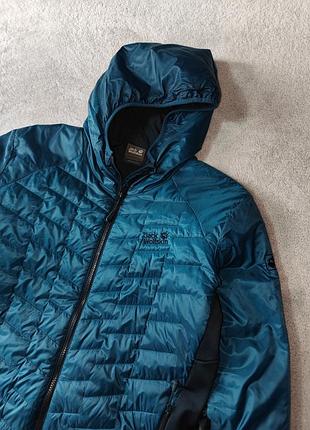 Демисезонная куртка jack wolfskin 
оригинал 2