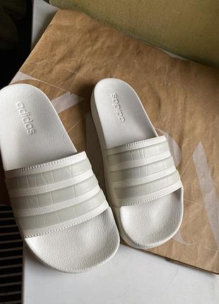 Шльопанци adidas 39 размер