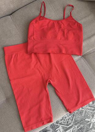 Спортивний костюм жіночий червоний з топом та велосипедками h&m sport