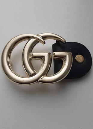 Модная пряжка для ремня gucci.