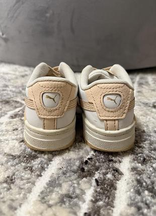 Кросівки дитячі puma білі з бежевим 2