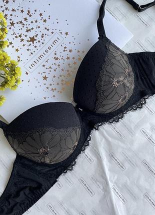 Бюстгальтер від італійського бренду intimissimi