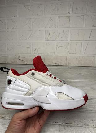 Баскетбольные кроссовки nike jordan max aura 4