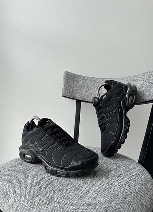 Чорні кросівки кеди взуття nike tn+