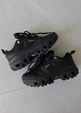 On cloudrock 
waterproof full black