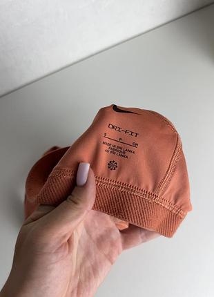 Спортивний топ nike 6