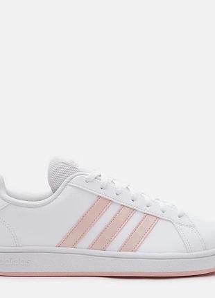 Жіночі кросівки adidas