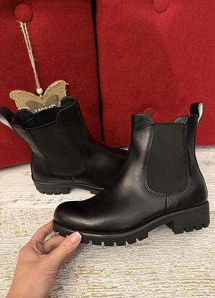 Кожаные фирменные челси ecco 38р.