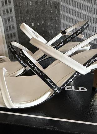 Босоніжки жіночі karl lagerfeld білі, чорні, шкіряні