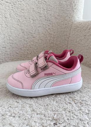 Кросівки на дівчинку фірми puma