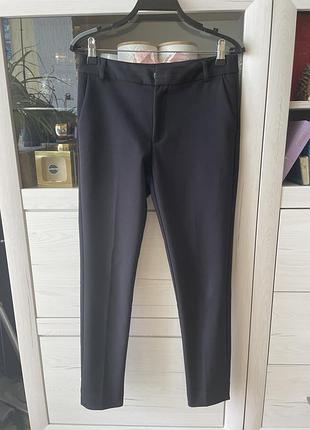 Стильные брюки stradivarius
