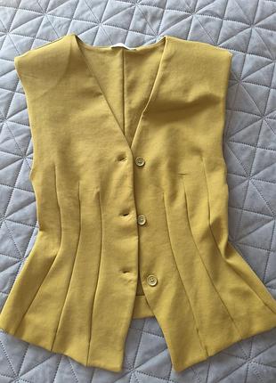 Жилет zara, размер м, новый