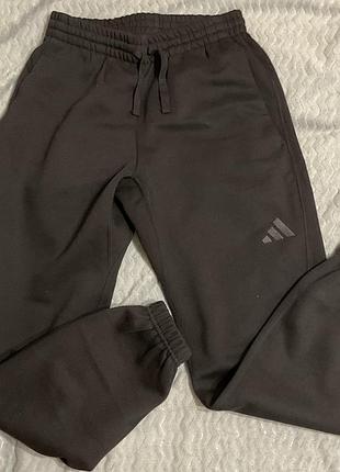 Жіночі спортивні штани adidas szn