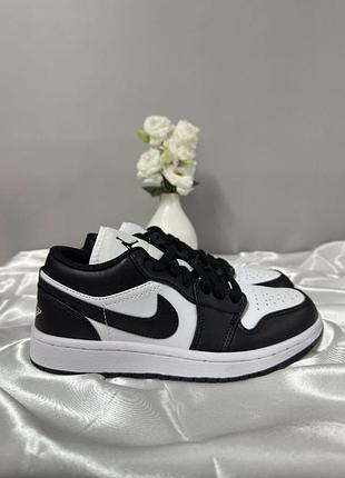 Nike air jordan 1 retro low white black 3