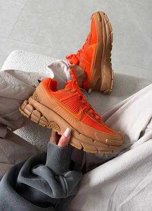 Nike zoom vomero roam
burnt orange / caramel brown