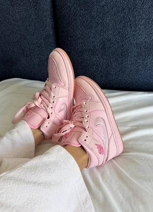 Nike air jordan 1
pink candy lacquer 5