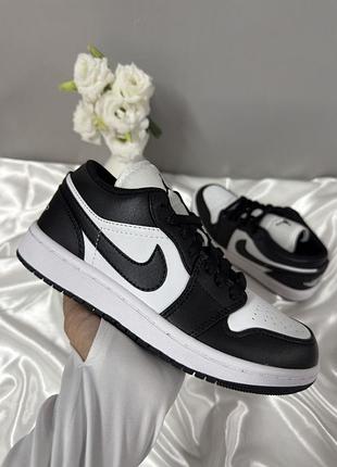 Nike air jordan 1 retro low white black 4