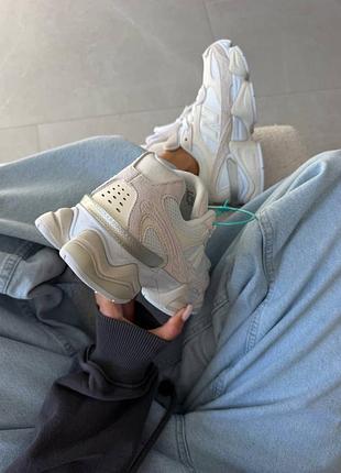 New balance 9060r
light cream 8