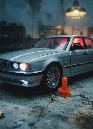 Іграшкова металева колекційна модель bmw m3 e34 у масштабі 1:24 нова з підставкою