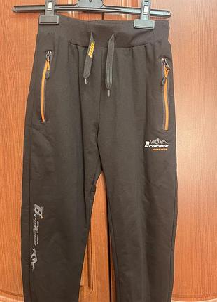 Спортивні штани для хлопчика, чорні, на зріст 152 см