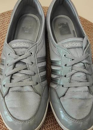 Кросівки жіночі adidas сірі, текстиль та шкіра