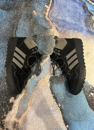 Зимова/утеплина модель кросівок adidas