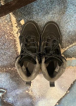 Зимова/утеплина модель кросівок adidas 4