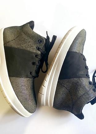 Кроссовки fitflop sporty-pop x sneaker high-top lizard print( оригинал)35.5-36р., Мбар 3 в идеальном состоянии (невесоме)