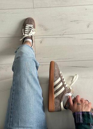 Special beige white 7