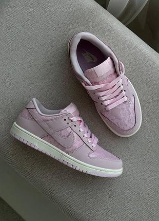 Sb dunk low wmns lace pack - regal pink
