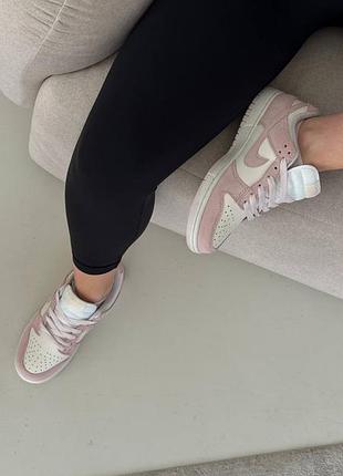 Sb dunk low pink metallic gold 3