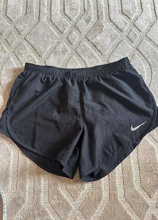 Жіночі спортивні шорти nike s