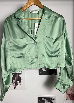 Zara сатинова вкорочена сорочка з накладними кишенями