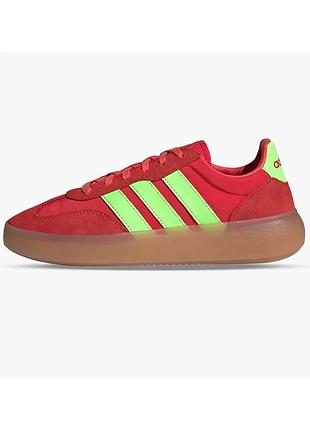 Яскраві червоні кросівки adidas barreda