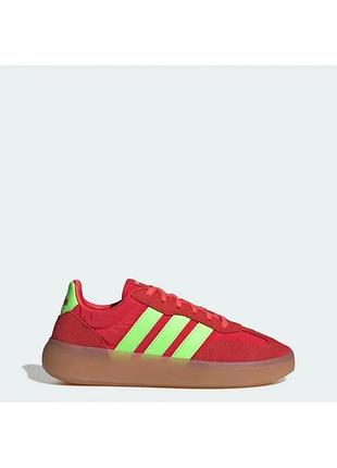Яскраві червоні кросівки adidas barreda 2