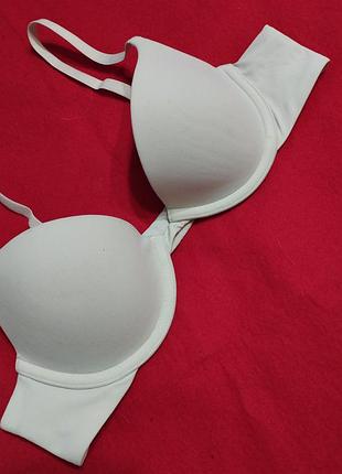Бюстгальтер плотная чашка 75 а - в пуш -ап  calvin klein,по замерам ближе к в, принимаю заказы от 100 гр