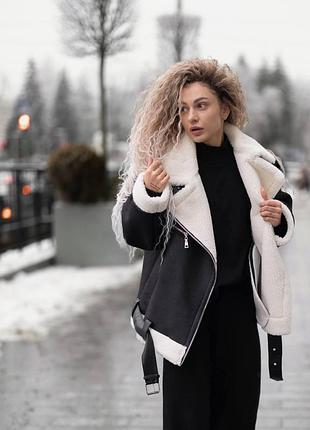 Дубленка женская oversize с белым мехом, цвет черный m-l