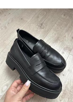 Лофери жіночі zara чорні
