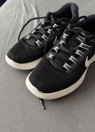 Чорні кросівки nike 5