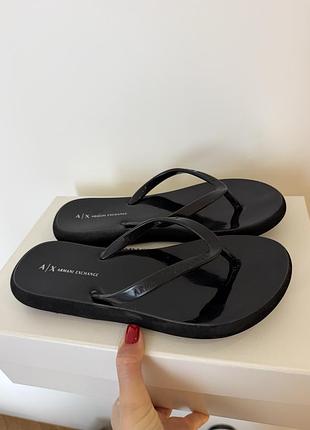 Шльопанці жіночі armani exchange чорні