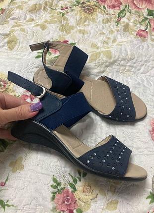 Нові 🦋легусенькі босоніжки р 36/23 см isle