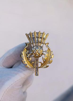 Вишукана золотиста брошка чортополох із кристалами 💎