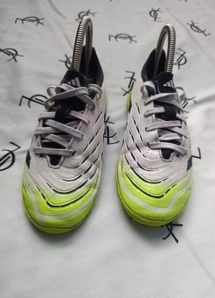 Сороканіжки adidas predator 2