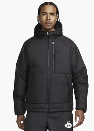 Чорна демісезонна куртка чоловіча sportswear therma-fit legacy dd6857-011 чорна — зимова куртка nike розмір с-ххл
