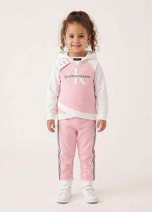 Спортивний костюм для дівчинки calvin klein рожевий, білий 104 см