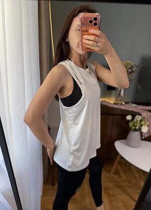 Біла спортивна майка adidas 2