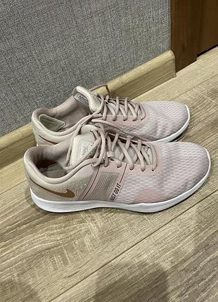 Кросівки nike жіночі