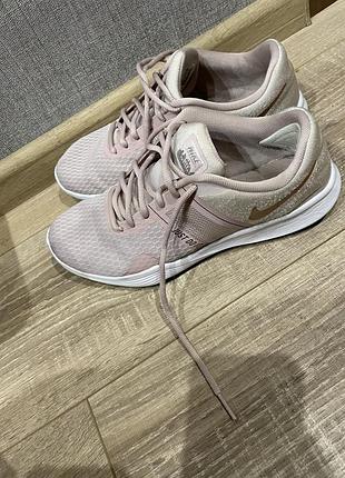 Кросівки nike жіночі 3