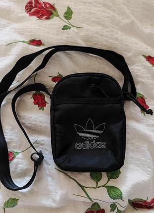 Сумка унісекс через плече adidas чорна
